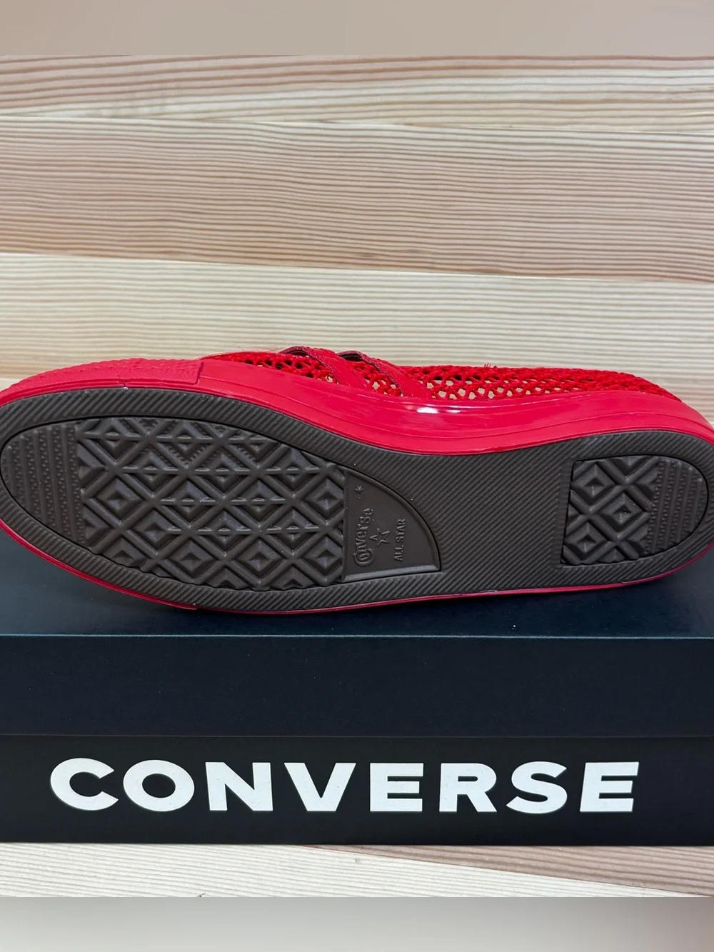 Converse breathable red